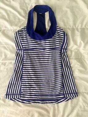 Lululemon workout top